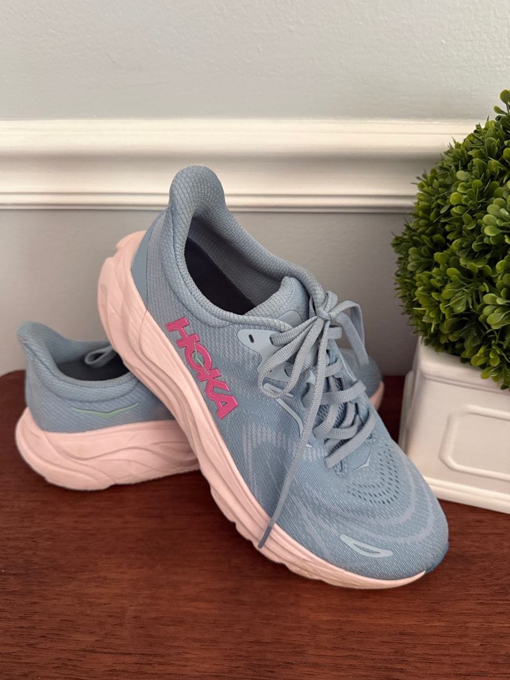 Hoka Women's Blue Arahi 8 OneOne Running Shoes